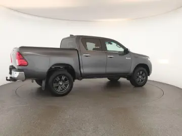 Hilux Double Cab 2.8 4x4 Comfort Nav ACC Kam AHK