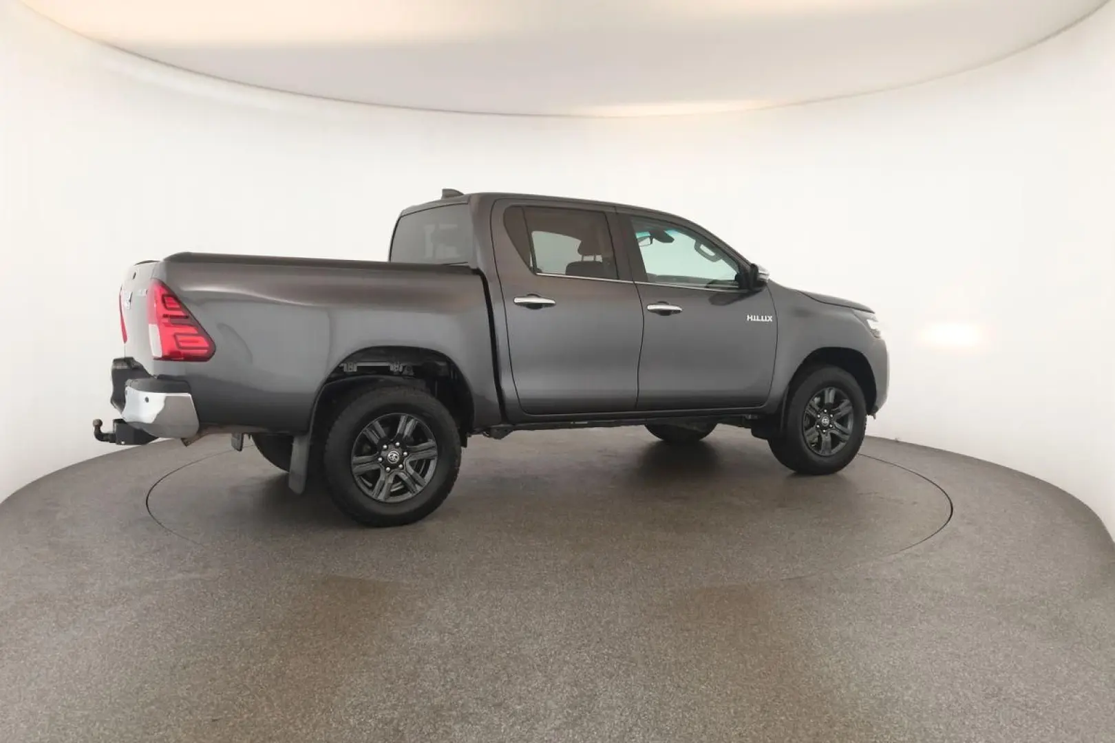 Hilux Double Cab 2.8 4x4 Comfort Nav ACC Kam AHK
