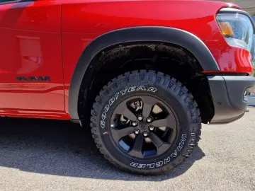 RAM Rebel Night 5,7l,LPG,elektr. Trittbretter