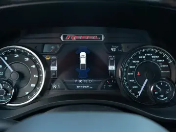 RAM Rebel Night 5,7l,LPG,elektr. Trittbretter