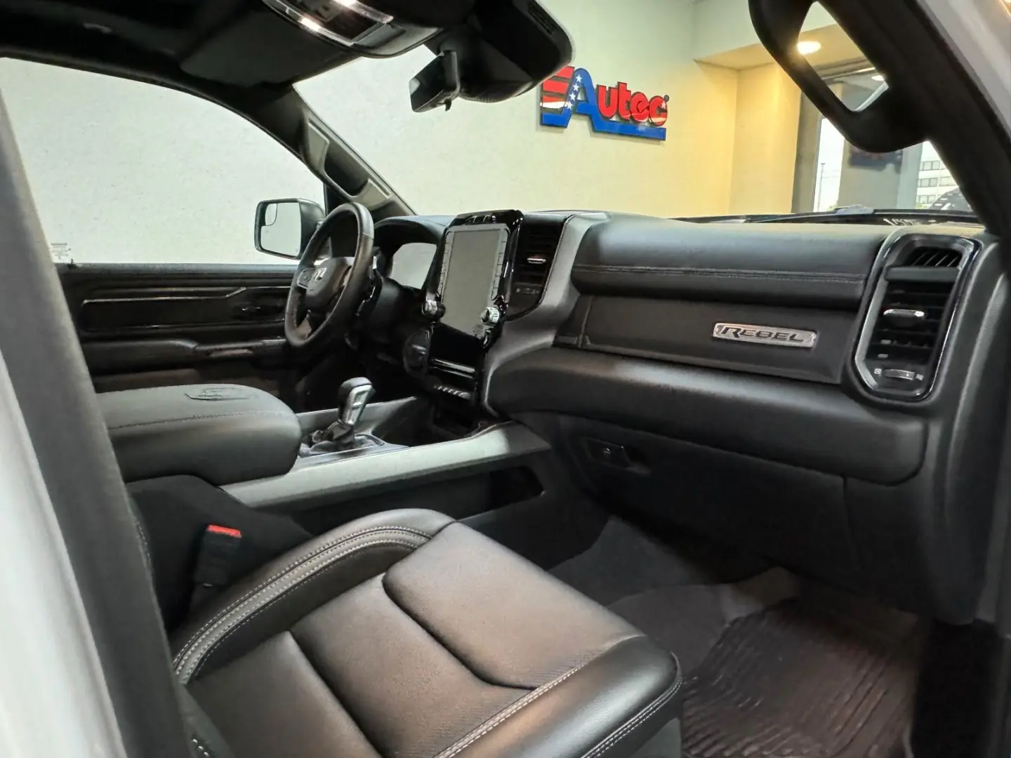 RAM REBEL G/T HEMI V8
