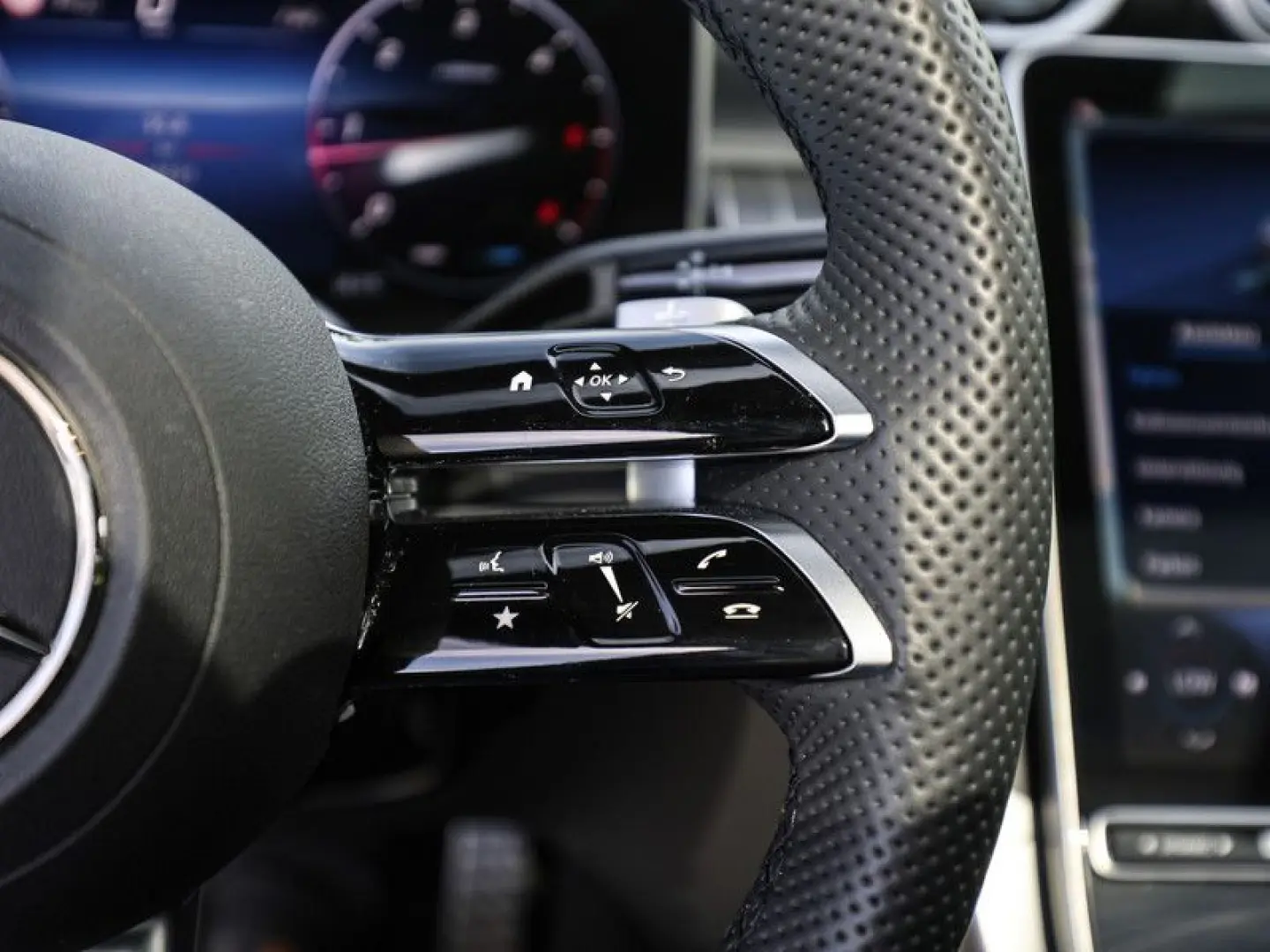 GLC 300 d 4M Coupé AMG-Sport/360/Pano/AHK/Distr