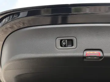 GLC 300 d 4M Coupé AMG-Sport/360/Pano/AHK/Distr