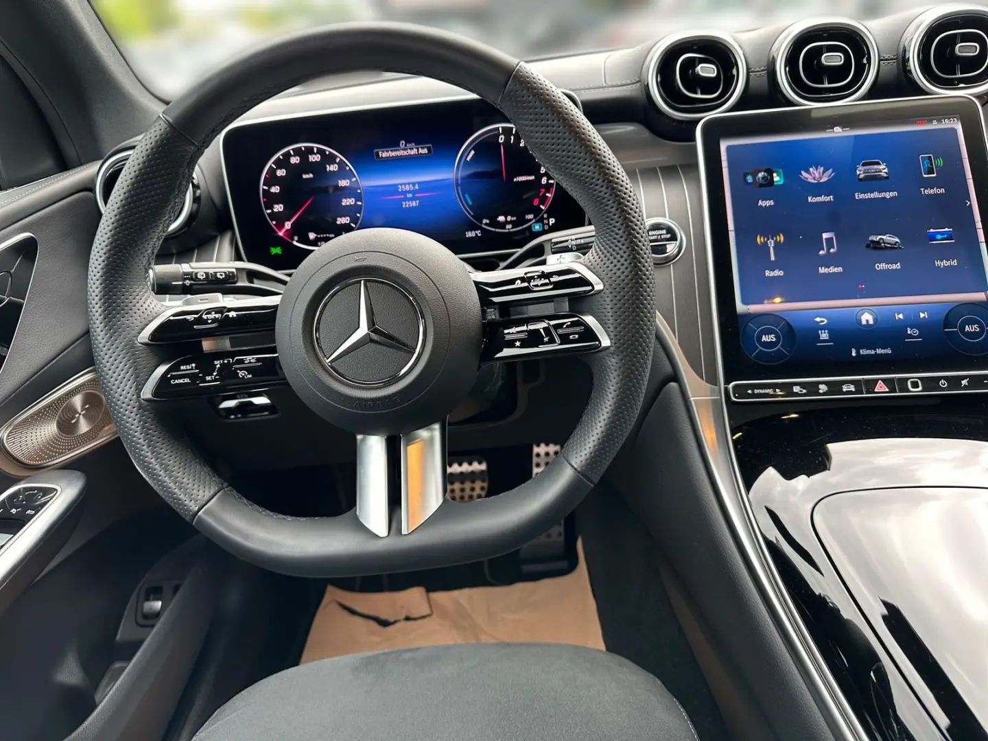GLC 300 e 4M AMG+MBUX+Burm+Dist+DIGITAL+Pano+Kam
