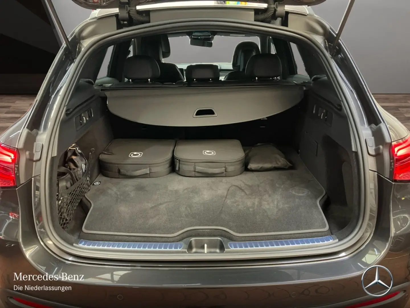 GLC 300 e 4M AMG PREMIUM/NIGHT/AHK/DISTR/SITZKLI