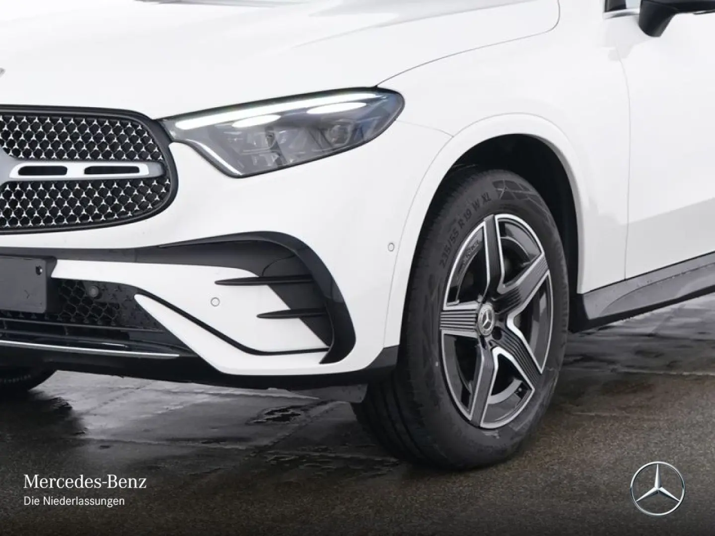 GLC 300 e 4M AMG Premium AHK PANO DIGITAL Distro