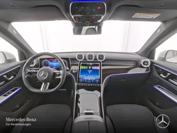 GLC 300 e 4M AMG Premium AHK PANO DIGITAL Distro