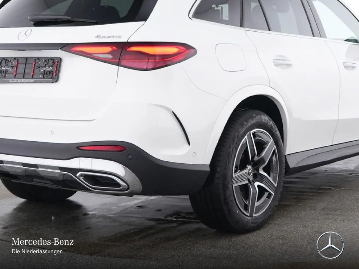 GLC 300 e 4M AMG Premium AHK PANO DIGITAL Distro