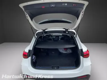 GLC 300 e AMG Line 4Matic+Pano+Burmester+Memory+