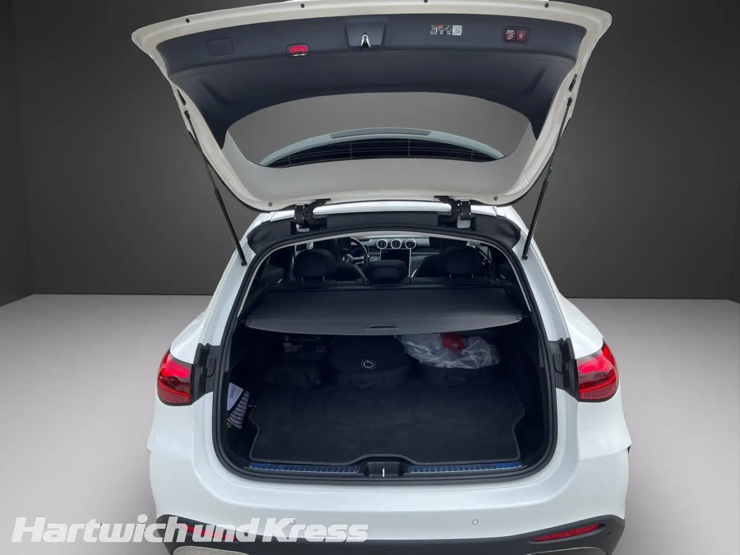 GLC 300 e AMG Line 4Matic+Pano+Burmester+Memory+