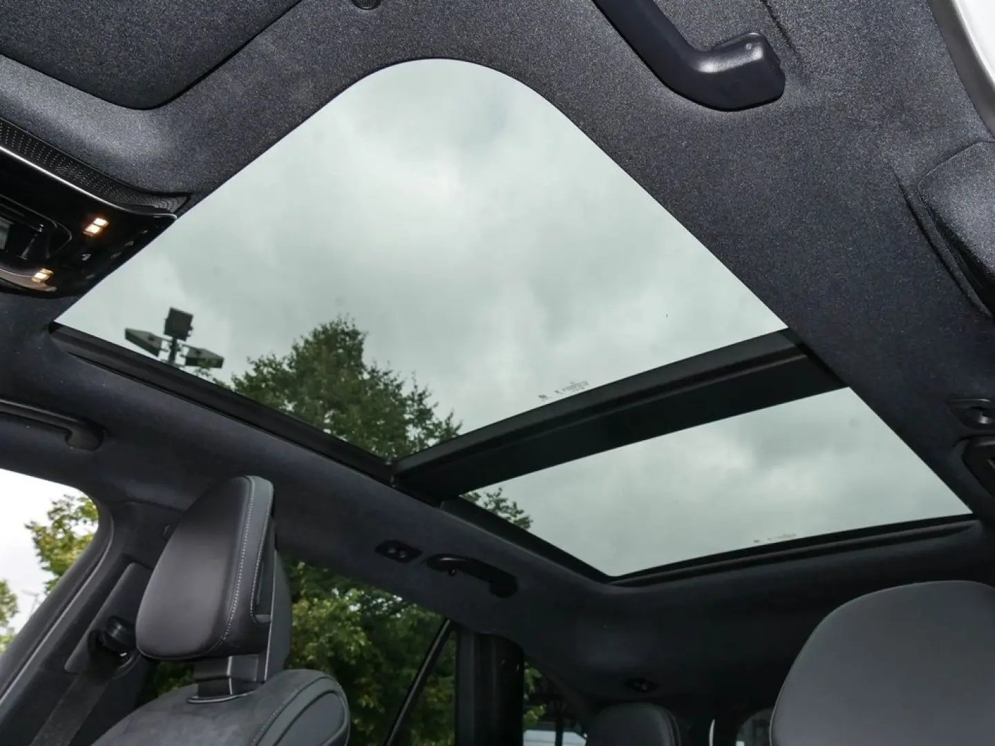 GLC 300e 4M AMG Prem+|KEYL|PANO|BURM|AHK|360°