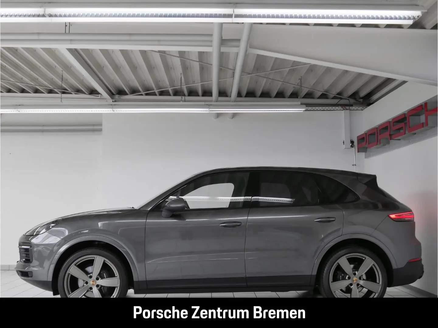 Cayenne BOSE Sportabgasanlage Panorama 22 Zoll