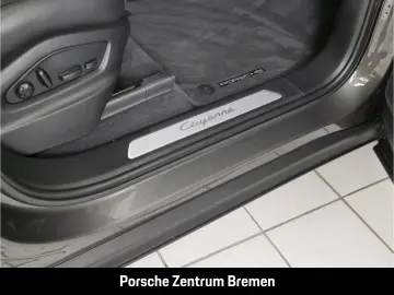 Cayenne BOSE Sportabgasanlage Panorama 22 Zoll