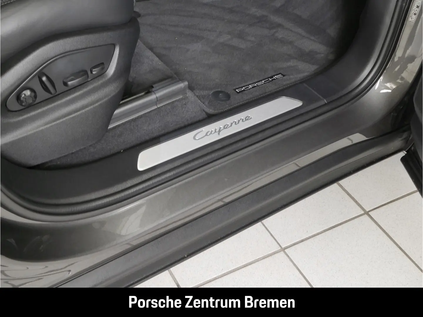 Cayenne BOSE Sportabgasanlage Panorama 22 Zoll