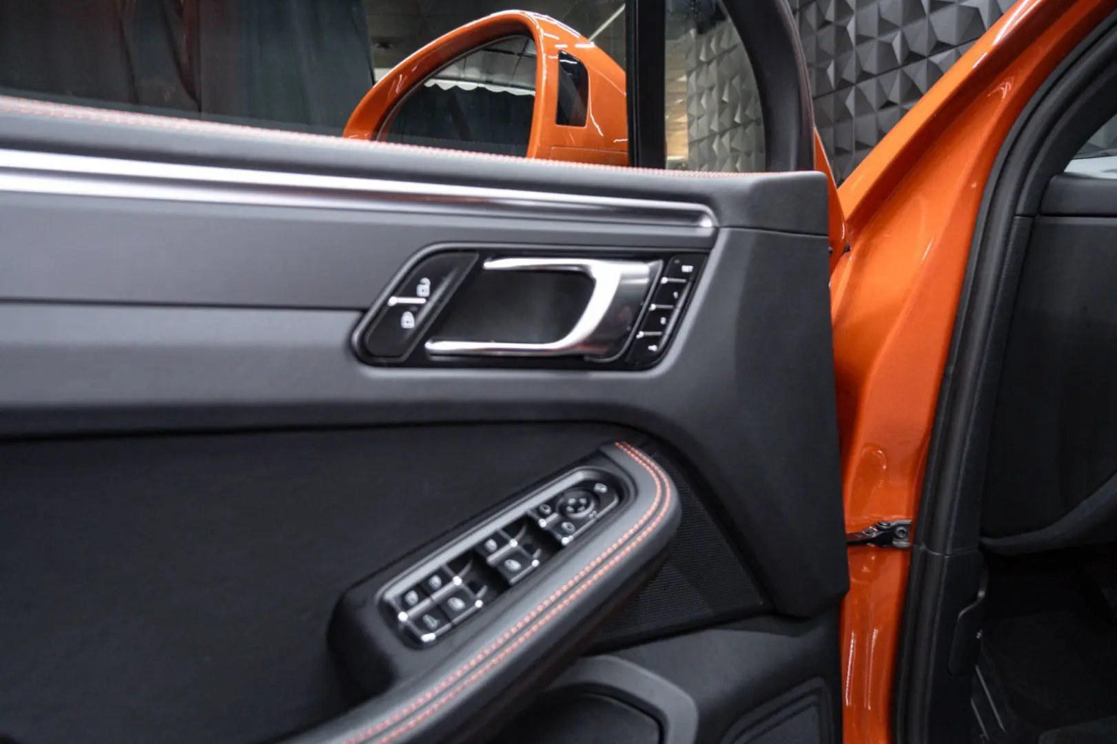 Macan 2.0T 14Wege Pano Chrono