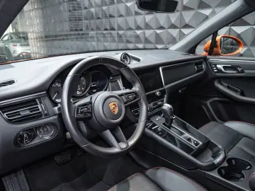 Macan 2.0T 14Wege Pano Chrono