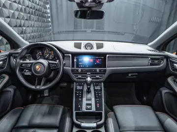 Macan 2.0T 14Wege Pano Chrono