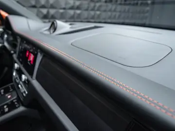 Macan 2.0T 14Wege Pano Chrono