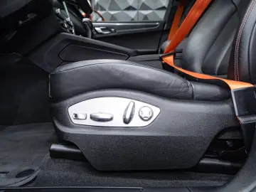 Macan 2.0T 14Wege Pano Chrono