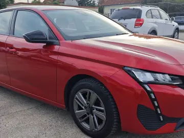 Peugeot 308  benzina  An 2023  131 Cp