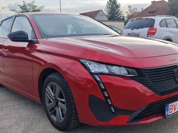 Peugeot 308  benzina, An 2023, 131 Cp