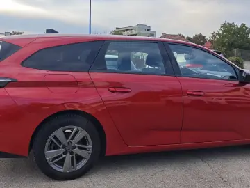 Peugeot 308  benzina, An 2023, 131 Cp