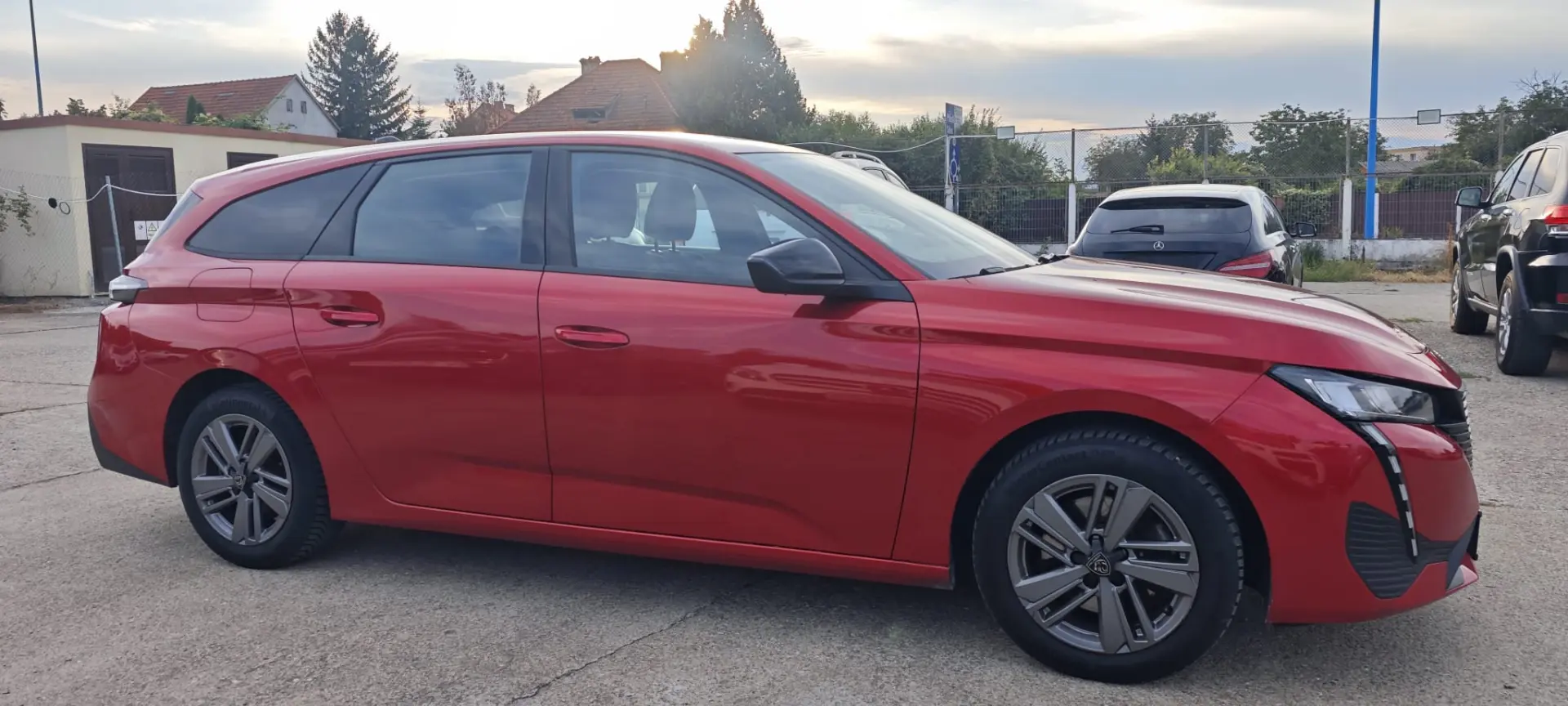 Peugeot 308  benzina, An 2023, 131 Cp