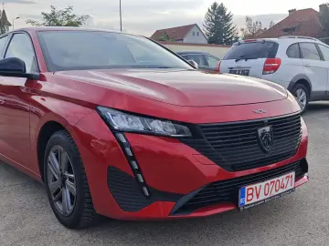 Peugeot 308  benzina, An 2023, 131 Cp