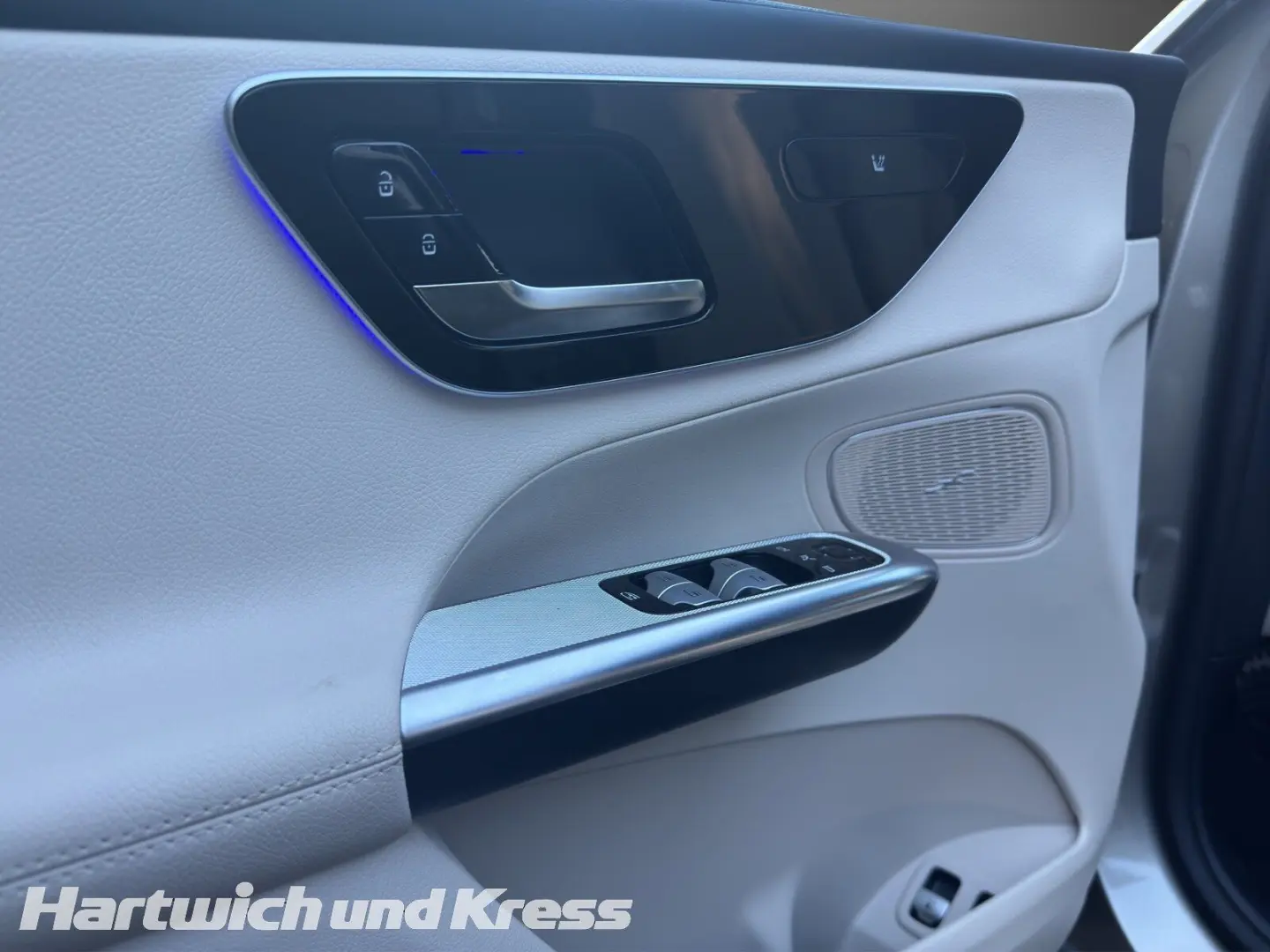 GLC 300 e Avantgarde 4M+HUD+LED+Kamera+CarPlay+