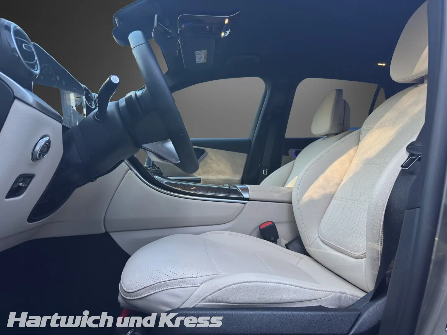 GLC 300 e Avantgarde 4M+HUD+LED+Kamera+CarPlay+