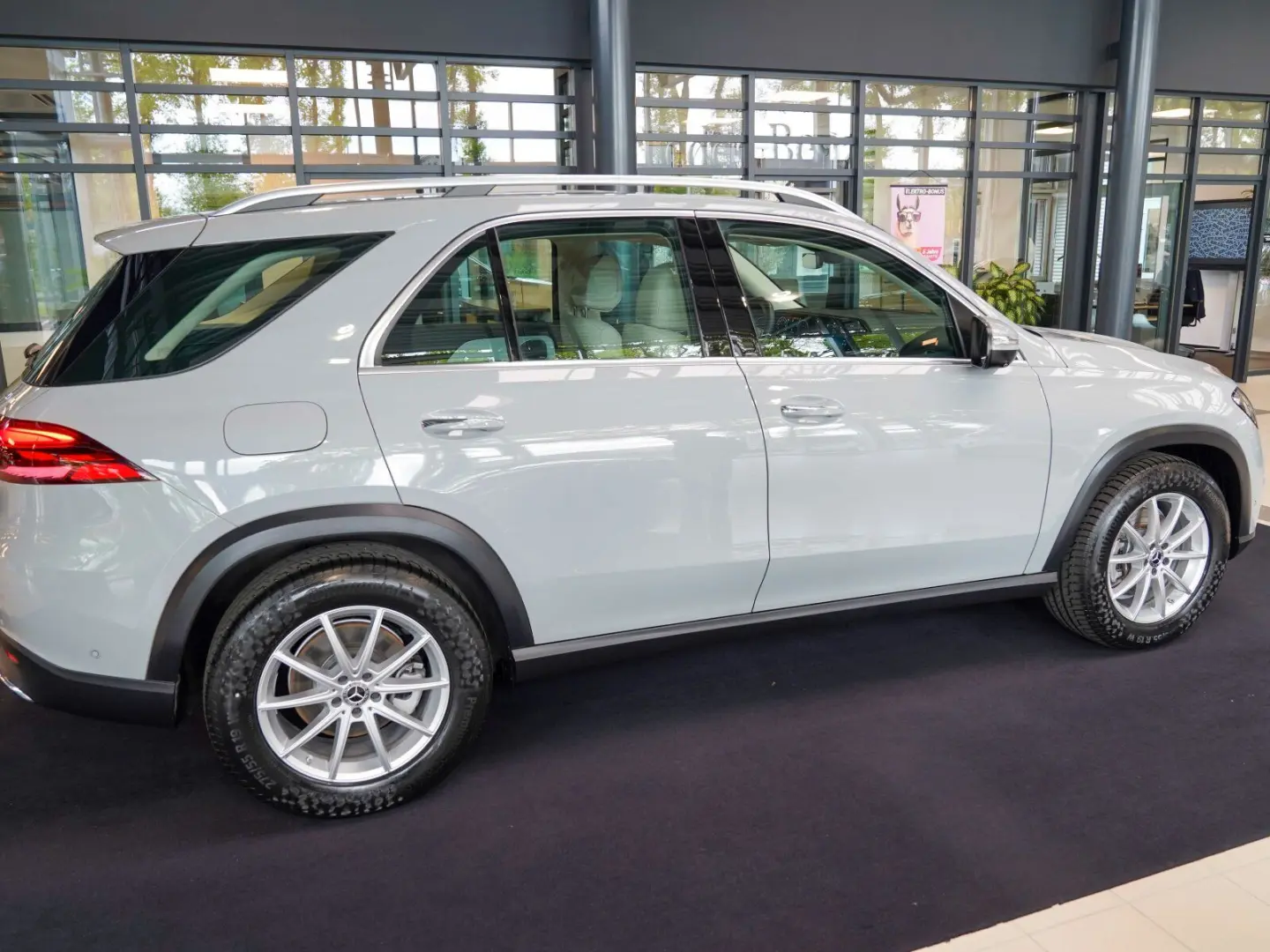 GLE 300 d 4M Premium-Plus-Paket Massage Head-up