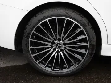 C 300 4M AMG-Sport/DIGITAL/360/Pano/AHK/Night/19