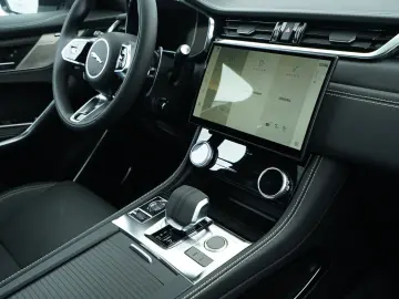 F-Pace D200 AWD AHK Pano ACC