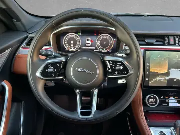 F-Pace D200 AWD R-Dynamic SE Meridian Soundsyste