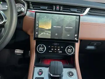 F-Pace D200 AWD R-Dynamic SE Meridian Soundsyste