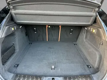 F-Pace D200 AWD R-Dynamic SE Meridian Soundsyste