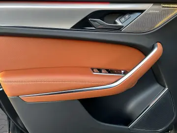 F-Pace D200 AWD R-Dynamic SE Meridian Soundsyste
