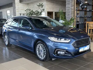 Mondeo Titanium LED Navi Standheiz ACC AHK R.Cam