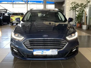 Mondeo Titanium LED Navi Standheiz ACC AHK R.Cam