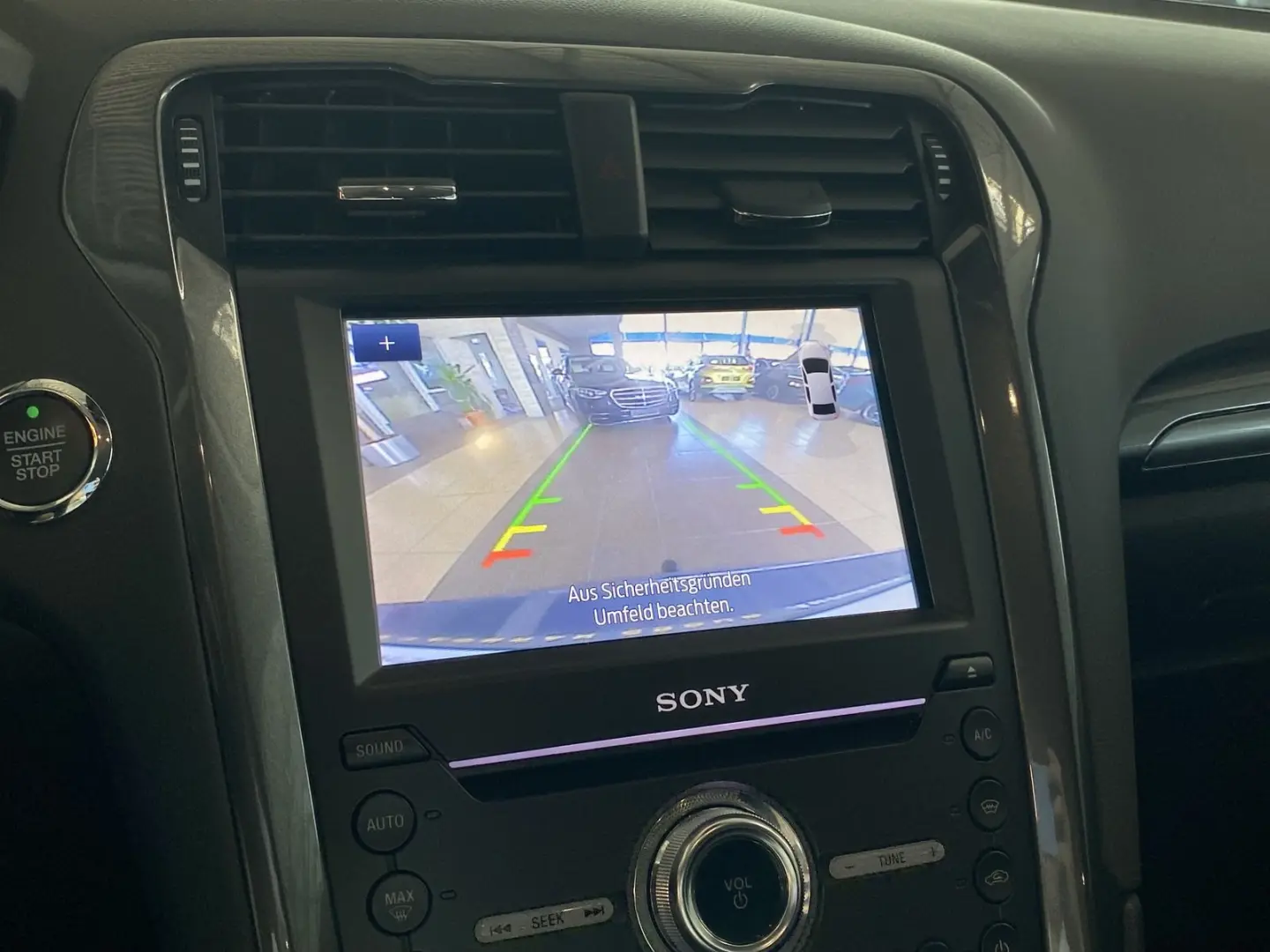 Mondeo Titanium LED Navi Standheiz ACC AHK R.Cam
