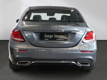 E 300 e AMG Distronic Multibeam Comand 360°-K.