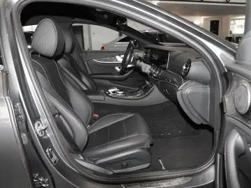 E 300 e AMG Distronic Multibeam Comand 360°-K.