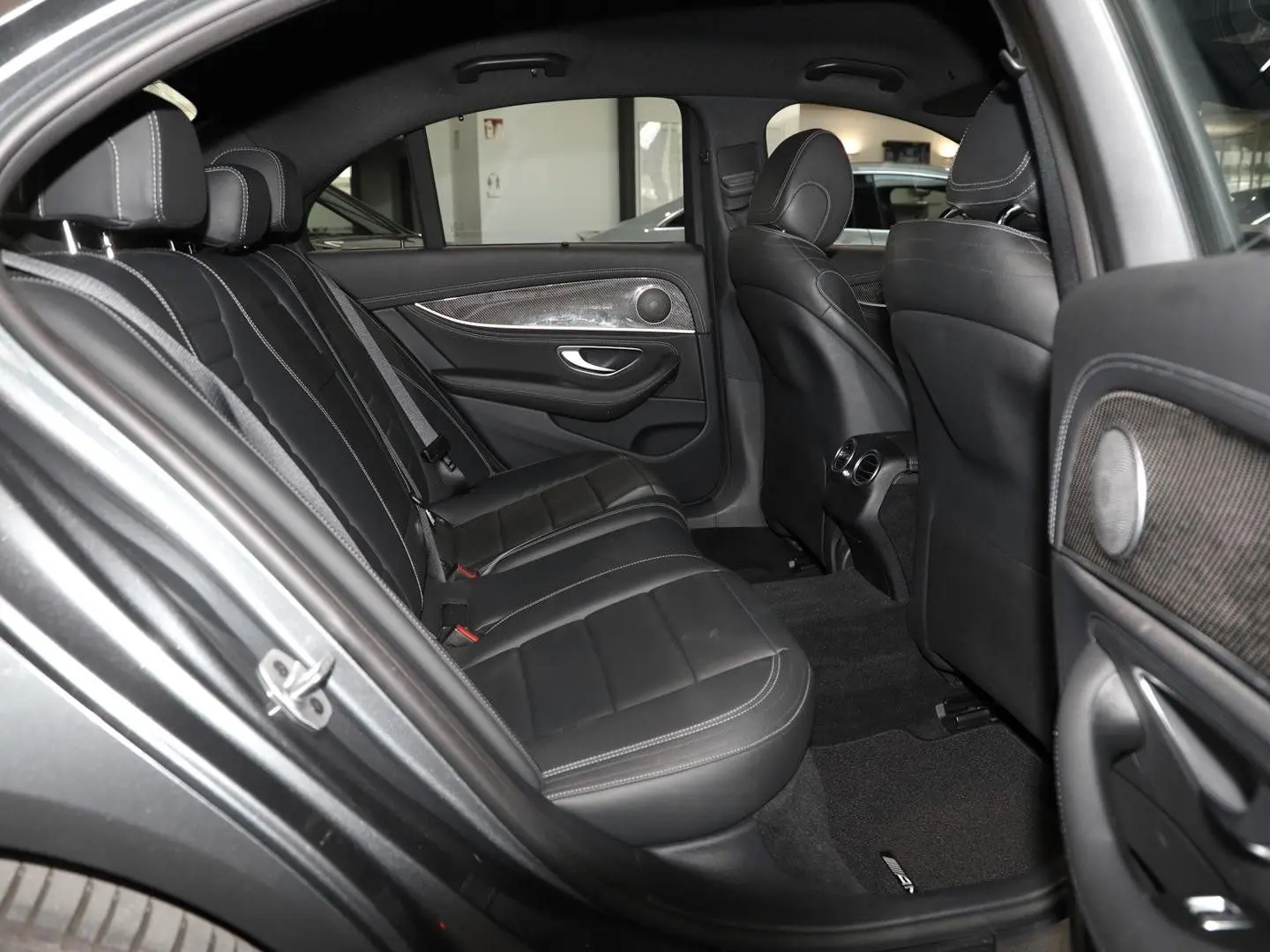E 300 e AMG Distronic Multibeam Comand 360°-K.