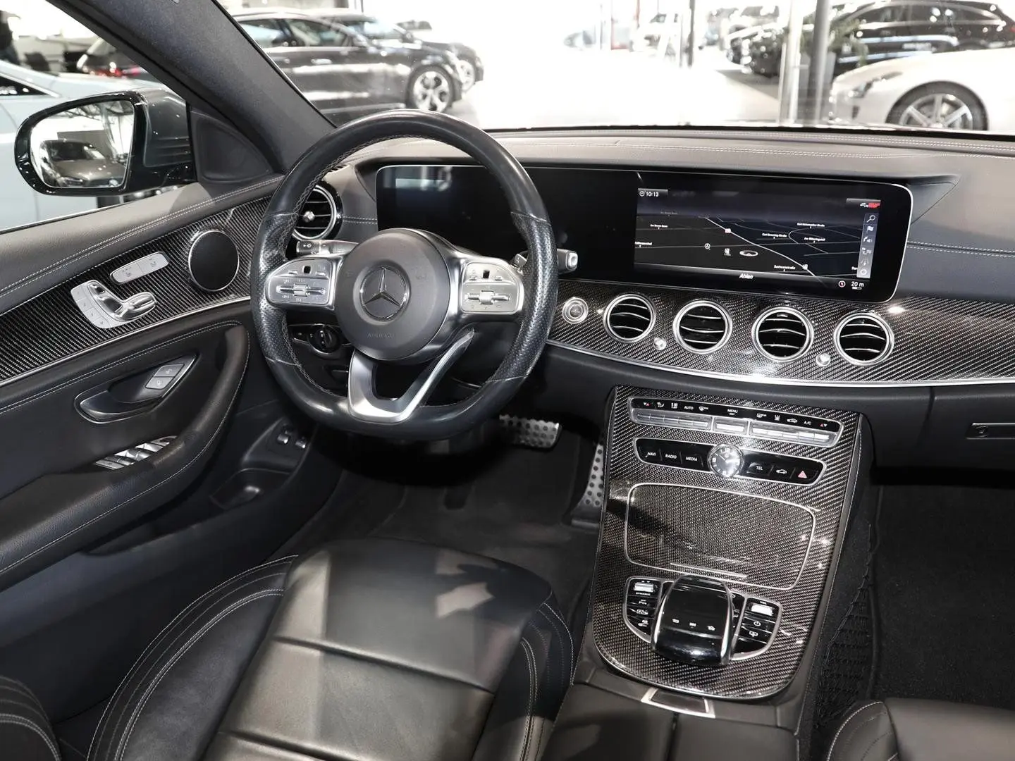 E 300 e AMG Distronic Multibeam Comand 360°-K.