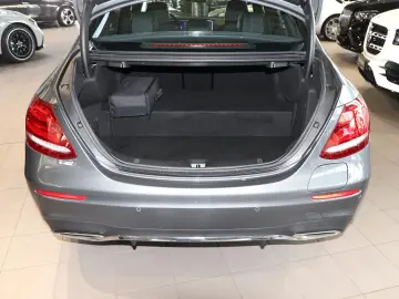 E 300 e AMG Distronic Multibeam Comand 360°-K.