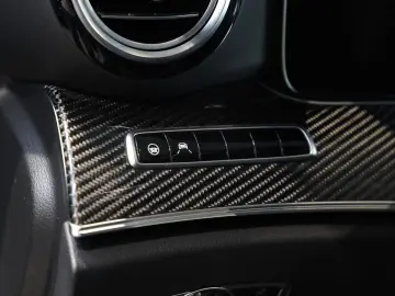E 300 e AMG Distronic Multibeam Comand 360°-K.