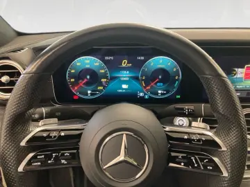 E 300 de 4M AMG-Line+Night+Pano+DISTRO+MULTIBEAM