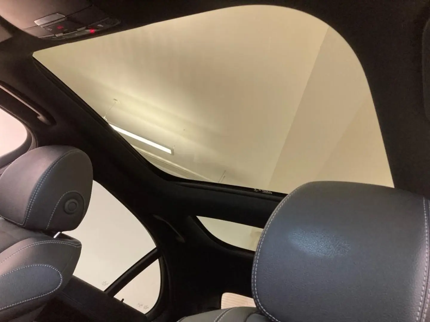 E 300 de 4M AMG-Line+Night+Pano+DISTRO+MULTIBEAM