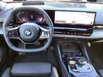 520i Lim. LED NAVI HUD 360° MEMORY PDC H/K 18