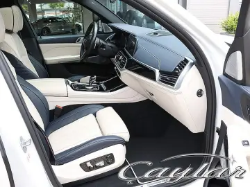 X5 45e M SPORT LASER BELÜFTET SKY LOUNGE B&W 22
